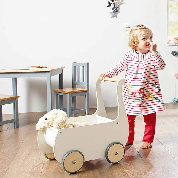 Pinolino Puppenwagen Mette Weiß Mit Bremssystem Zum Toppreis 4 Pinolino Puppenwagen Mette Weiß Mit Bremssystem Zum Toppreis – Bild 2
