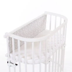 Babybay Boxspring Beistellbett Weiß Zirbelkiefer Stillbett - Zum Aktionspreis -Babyartikelgeschäft babybay gitterschutz stimmungsbild 001 25