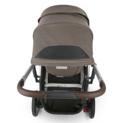 UPPAbaby Cruz V2 Sportwagen Theo Dark Taupe 20 UPPAbaby Cruz V2 Sportwagen Theo Dark Taupe -Babyartikelgeschäft cruz23 tho above sunshade 3942x5090 ab6beb3