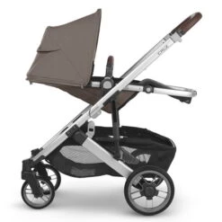 UPPAbaby Cruz V2 Sportwagen Theo Dark Taupe 15 UPPAbaby Cruz V2 Sportwagen Theo Dark Taupe -Babyartikelgeschäft cruz23 tho side reversed reclined 4974x5193 dd7633c
