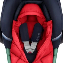 Cybex Snogga Mini 2 Hibiscus Red Fußsack -Babyartikelgeschäft cyb 22 eu x000 atons2 snoggamini2 ocbl hibr print medium