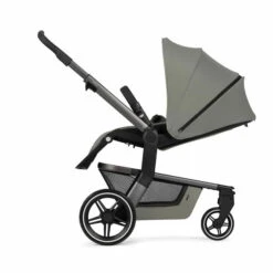 Joolz Hub+ Sage Green Kinderwagen & Sportwagensitz -Babyartikelgeschäft hub chassiswithseat parentfacing sideview fullyreclined sagegreen