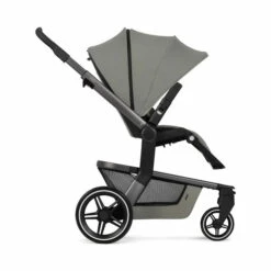 Joolz Hub+ Sage Green Kinderwagen & Sportwagensitz -Babyartikelgeschäft hub chassiswithseat sideview upright sagegreen