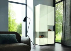 Hülsta Neo Wohnwand Vitrine 1 Schubkasten Und 3 Türen Hochglanzlack Weiß -Babyartikelgeschäft huelsta neo 134549f2