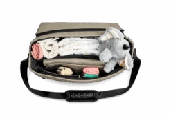 Moon Premium Wickeltasche Mud Mit Wickelauflage, Geldtasche & Befestigungssystem -Babyartikelgeschäft moon k23 messengerbag mud 0547