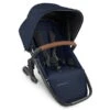UPPAbaby Vista Zweitsitz RumbleSeat V2 Noa Navy 1 UPPAbaby Vista Zweitsitz RumbleSeat V2 Noa Navy -Babyartikelgeschäft rbs21 noa hero 3547x4867 695b63b