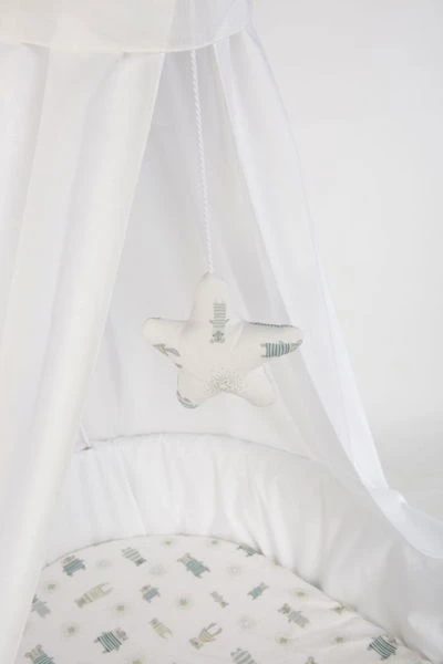 Mionido Stubenwagen Maxi Natur Pyjamabär Grün Mit Garnierung, Matratze Und Matratzenbezug 4 Mionido Stubenwagen Maxi Natur Pyjamabär Grün Mit Garnierung, Matratze Und Matratzenbezug – Bild 2